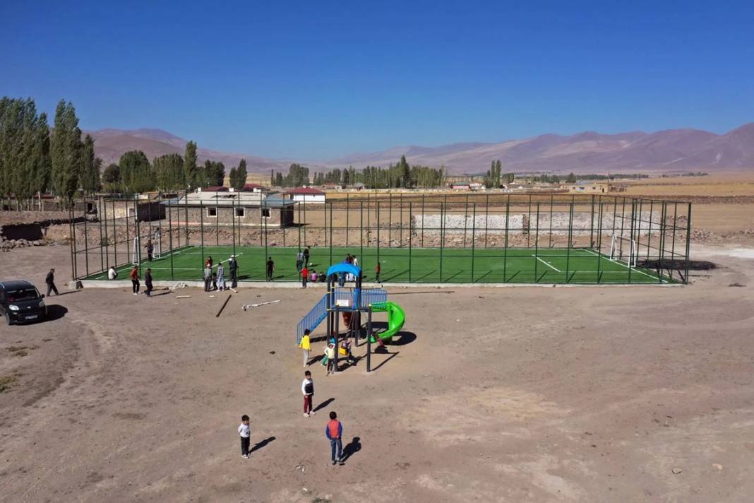 İlçedeki köyler arasında tek: Erkekler varken kadına sıcak bakmıyorduk ama... 11